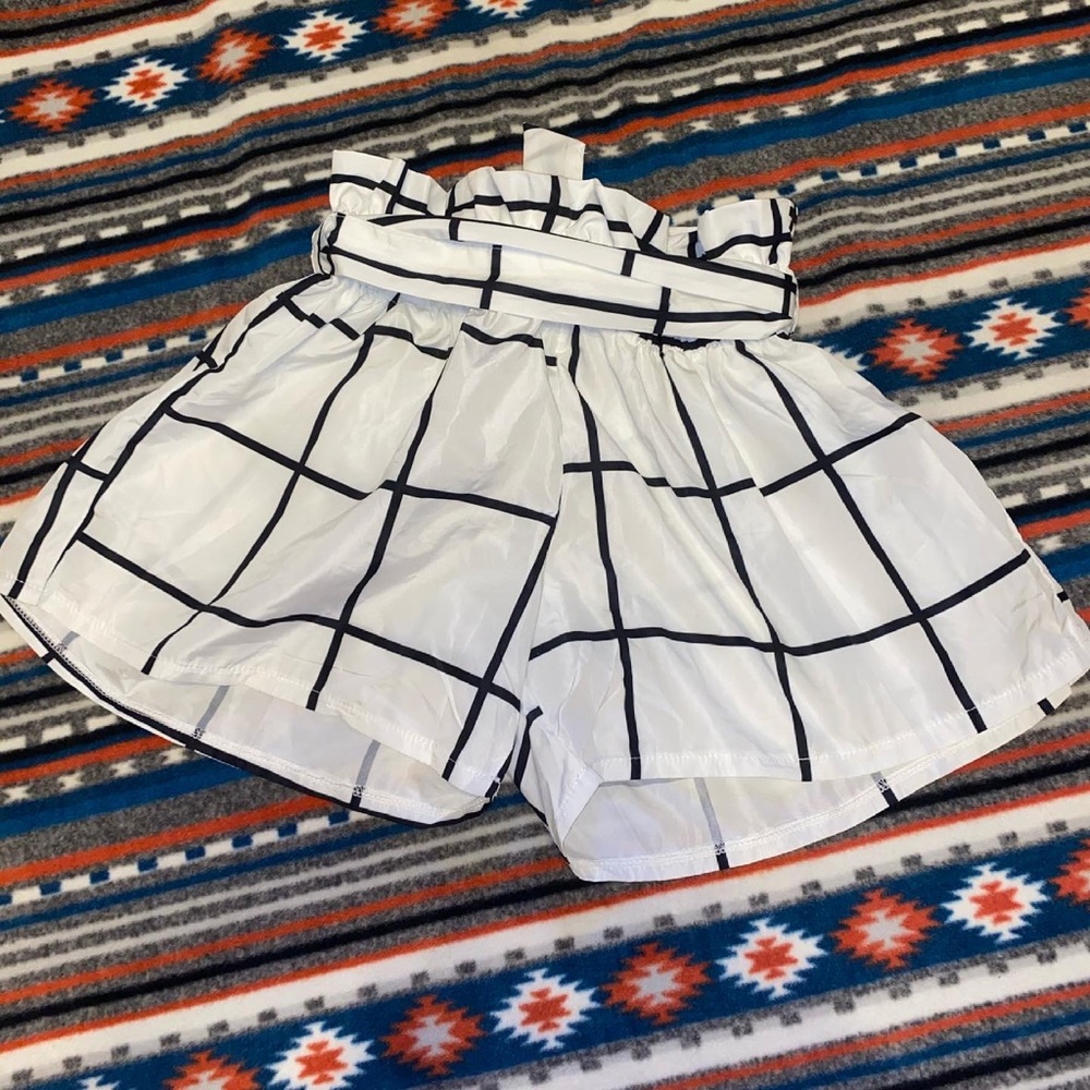 Elogoog plaid elastic tie shorts
Size s